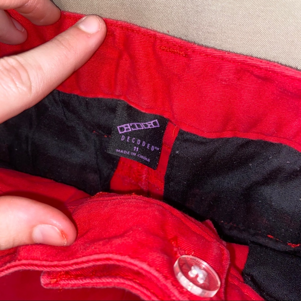 Decoded Red Short - Picture 2 of 2
